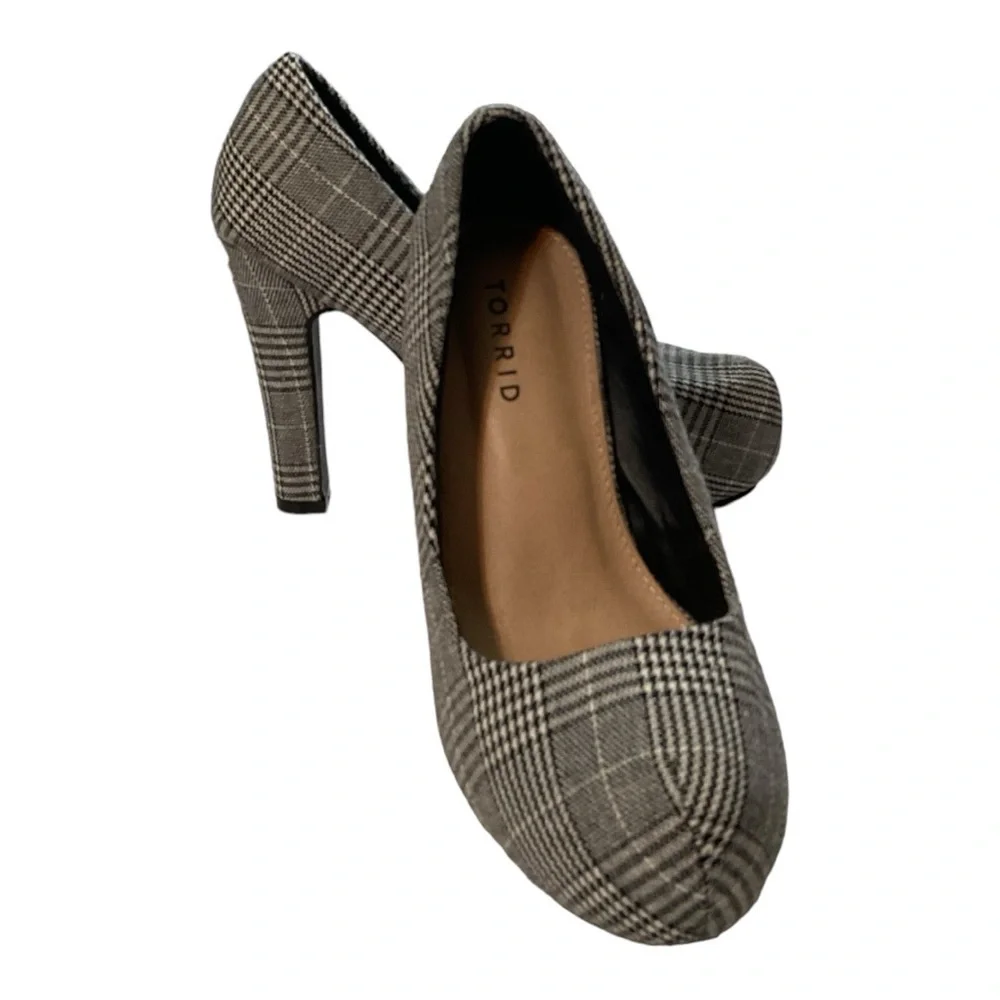 Torrid Block Heel Platform Pump Size 6.5 NWT‎